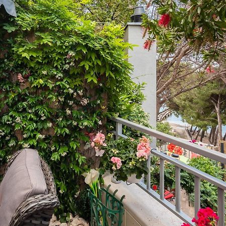 Beachfront Apartment Romilda Makarska Exterior photo